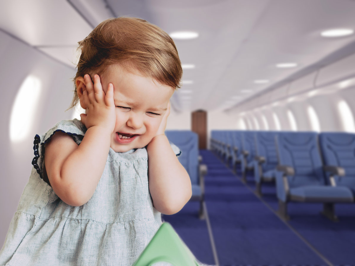 cara mengatasi telinga sakit saat naik pesawat