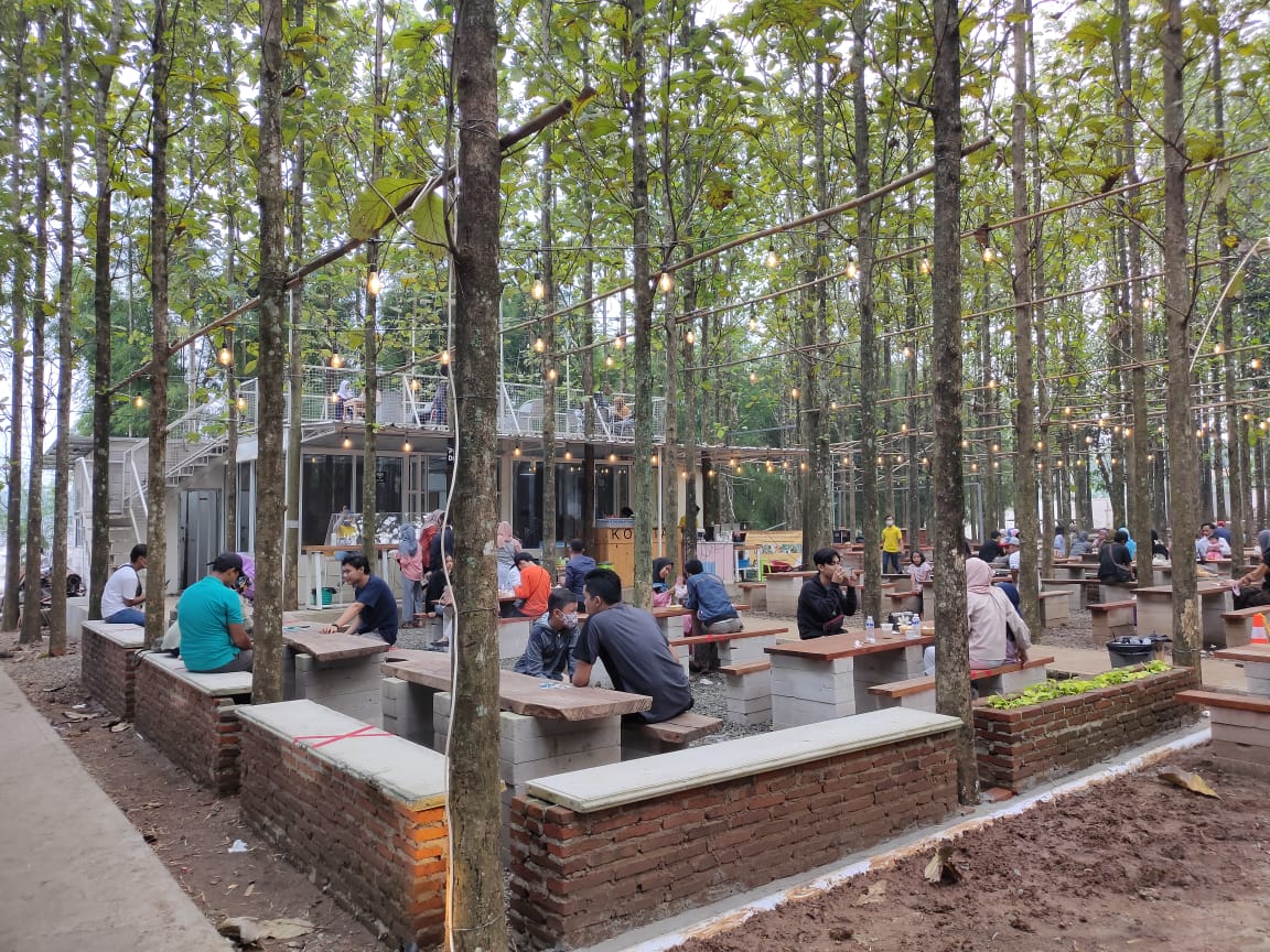 Hutan Jati Cafe & Gelato Purwakarta